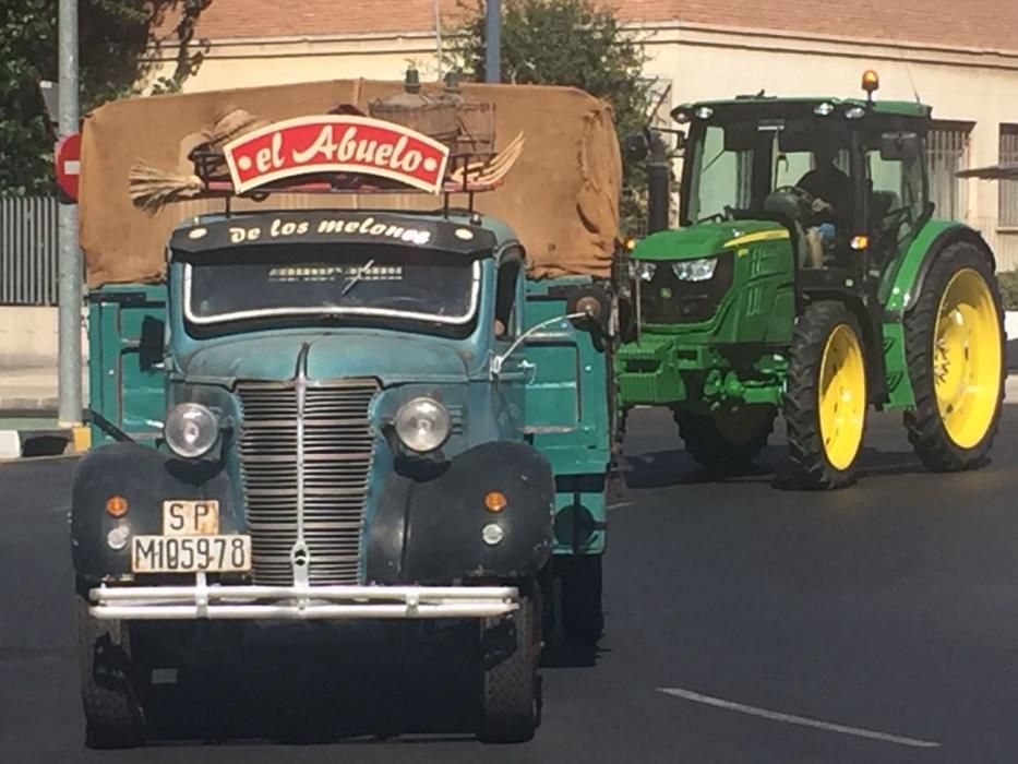 Protesta de agricultores en la Asamblea Regional