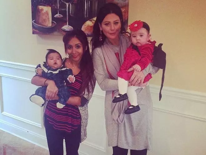 Snooki y JWoww celebran juntas la Navidad