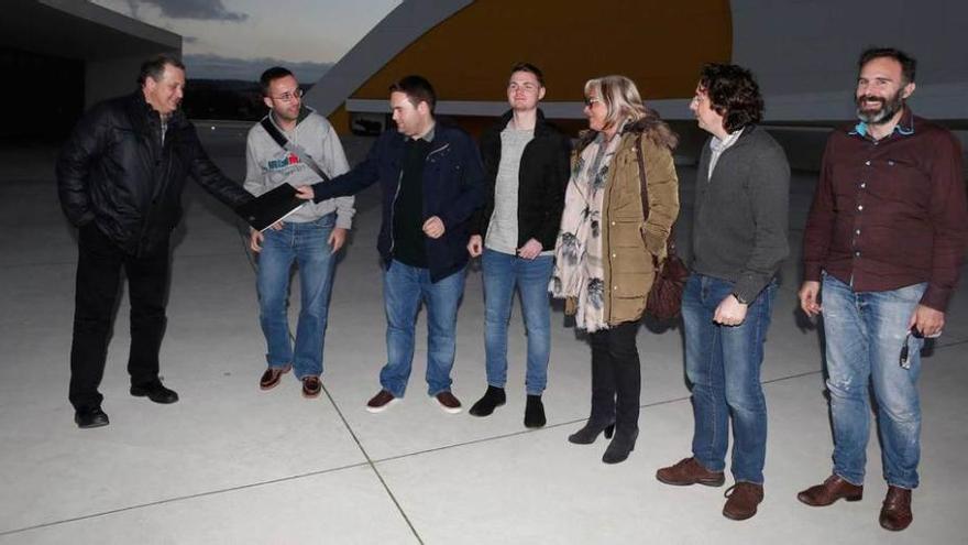 La delegación de Inglaterra e Irlanda, ayer, en el Niemeyer.