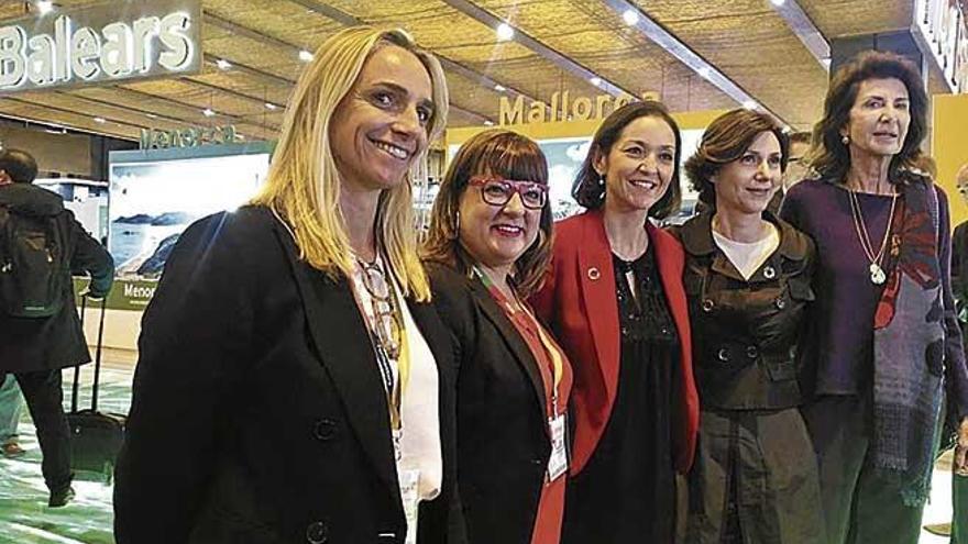 María Frontera, Bel Busquets, la ministra Reyes Maroto, Bel Oliver y Carmen Planas.