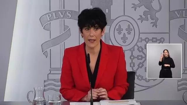 El Gobierno aprueba la regularización de migrantes y añade más de 550 profesionales en las oficinas