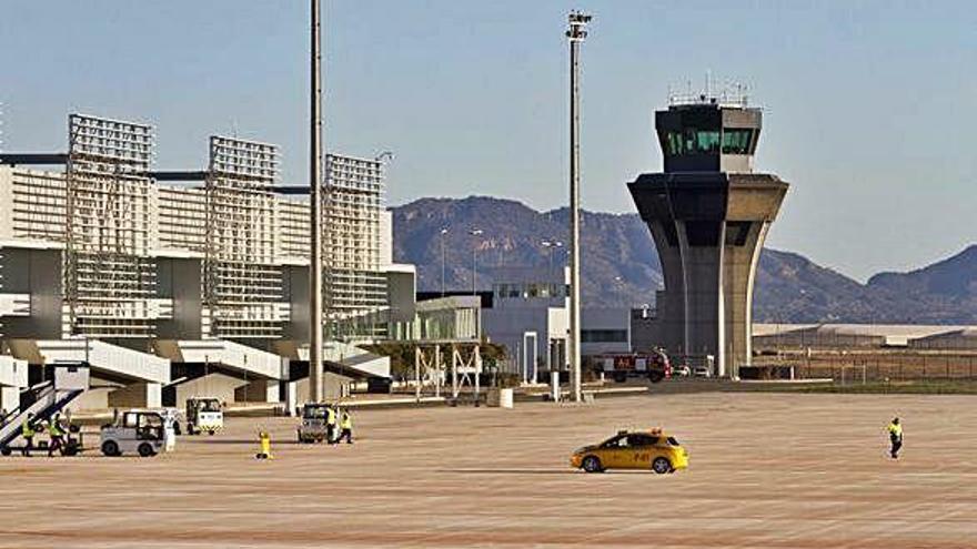 Pista del aeropuerto de Corvera.