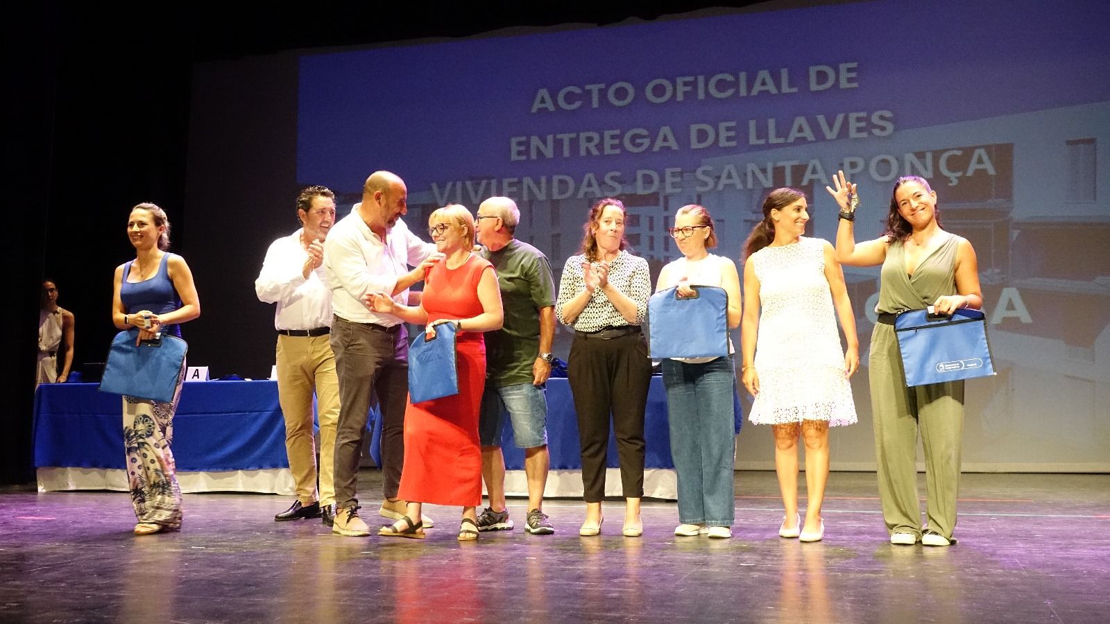 FOTOS | La entrega de llaves de las VPO de Santa Ponça, en imágenes