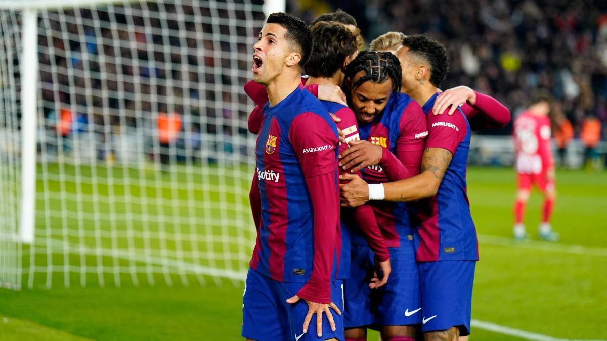 Los jugadores del Barça celebran el tanto de Joao Félix ante el Atlético