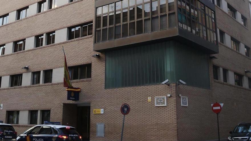 Largas esperas para renovarse el DNI en Alzira ante la escasez de personal