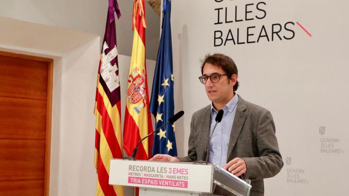 Iago Negueruela, en la rueda de prensa de ayer en el Consolat.