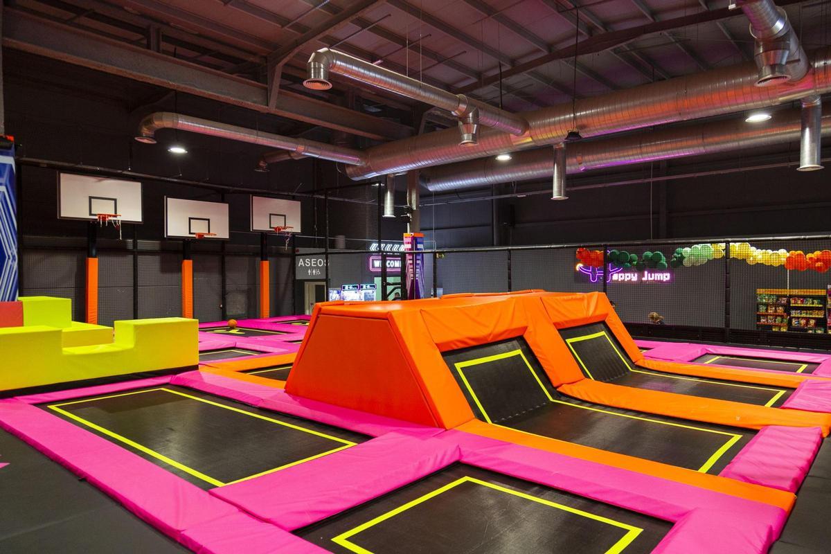 Happy Jump Vélez-Málaga, el parque de atracciones con saltos y toboganes que abrirá sus puertas este mes