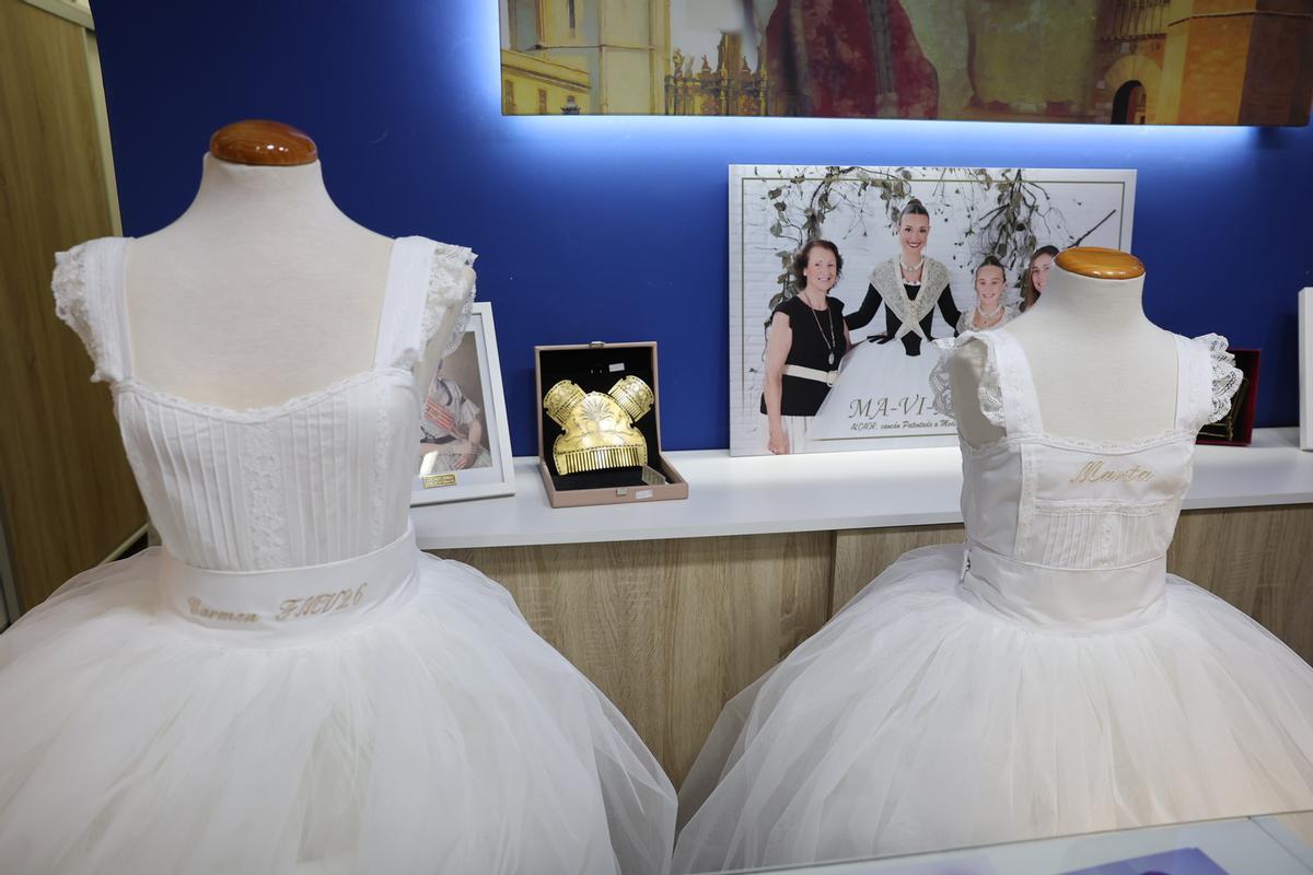 Mavimar entrega los cancanes del traje Siglo XVIII