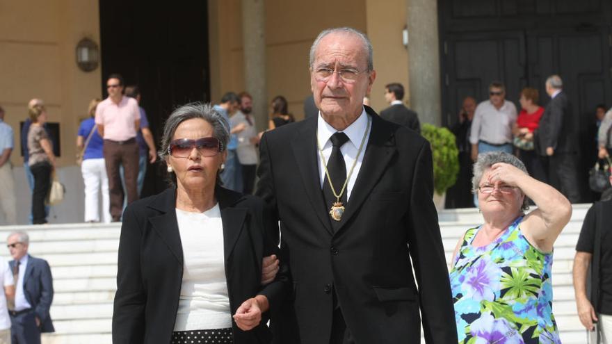 Rosa Francia, mujer del alcalde, y De la Torre.