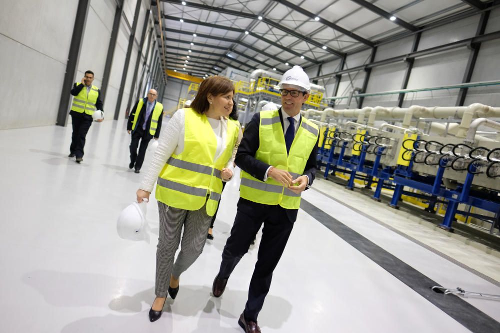 Ximo Puig inaugura la nueva fábrica de aluminio de Vialco en Villena