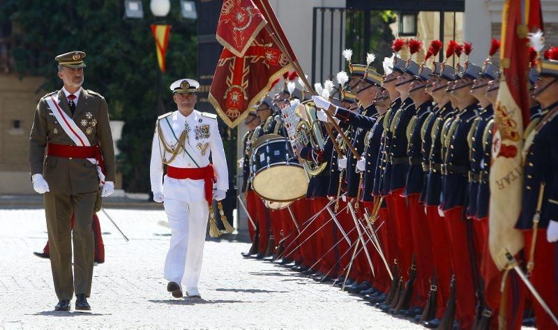 El rey entrega nuevos despachos en la Academia General Militar