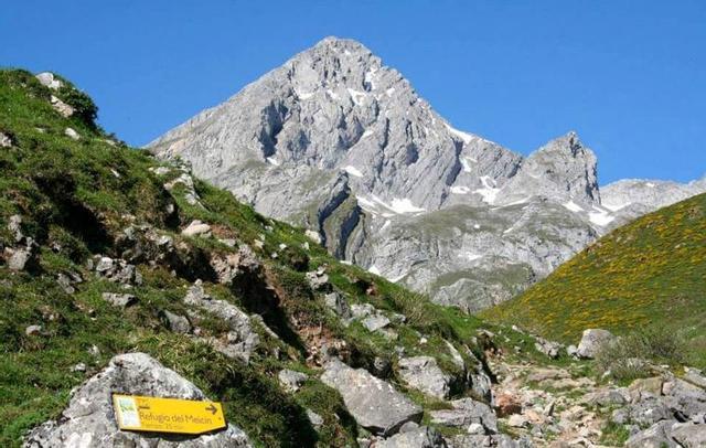 Ruta al refugio del Meicín