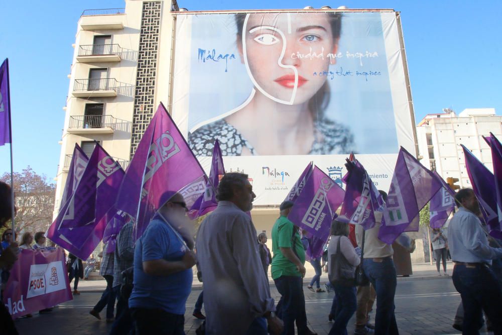 Casi 300 personas se concentran en la plaza de la Merced contra la violencia machista