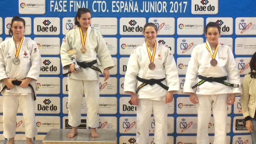 María Victoria Serrano, en el podio del Campeonato de Españ