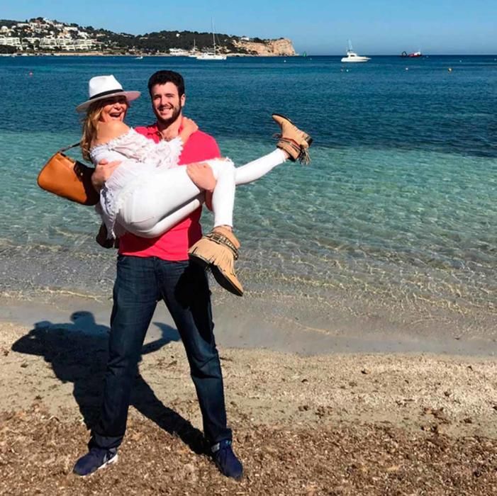 Ana Obregón con su hijo