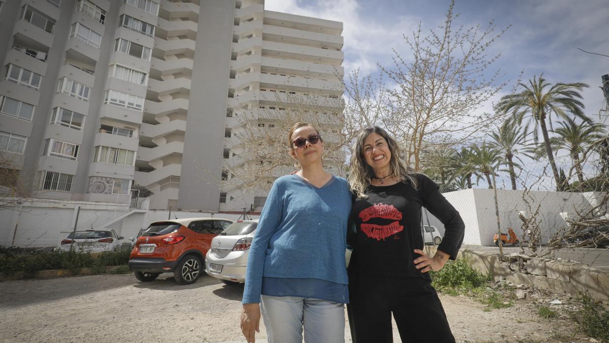 Paola Maddonni y Narcisa Luzuriaga.