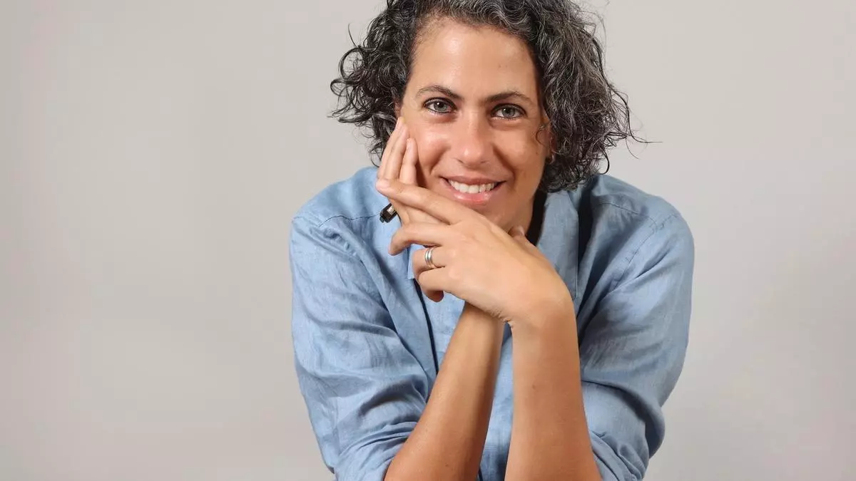 Katya Adaui: "La escritura nunca es inocente, pero no causamos daño"