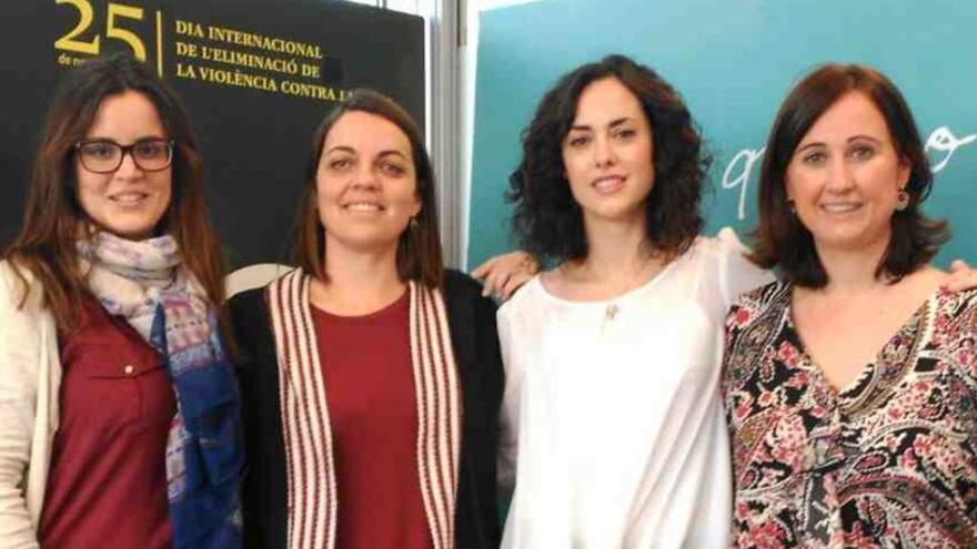 Las representantes de la comarca junto a la directora general.