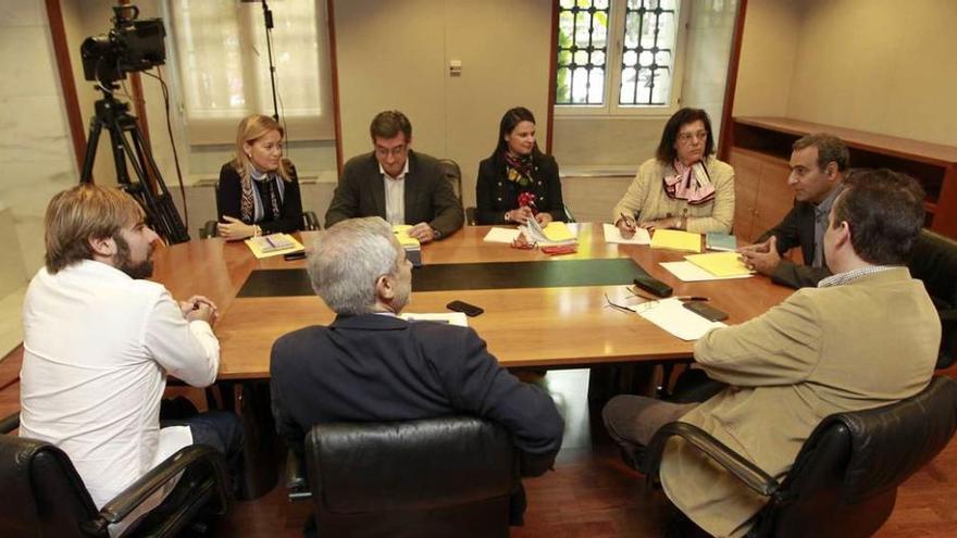 Reunión sobre la reforma electoral en la Junta.