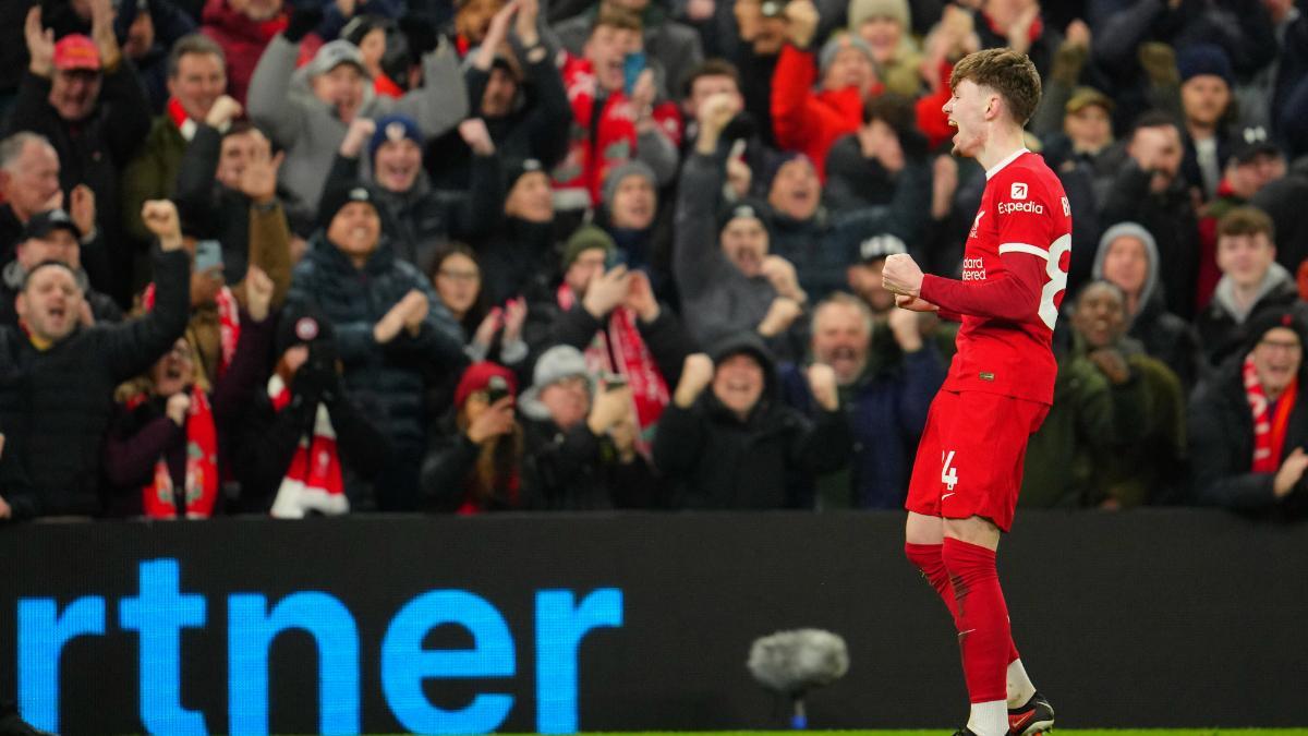 Conor Bradley celebra su primer gol con el Liverpool ante el Chelsea en la Premier