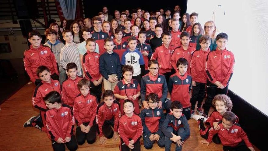 Llanera homenajea a los mejores deportistas y clubes del año