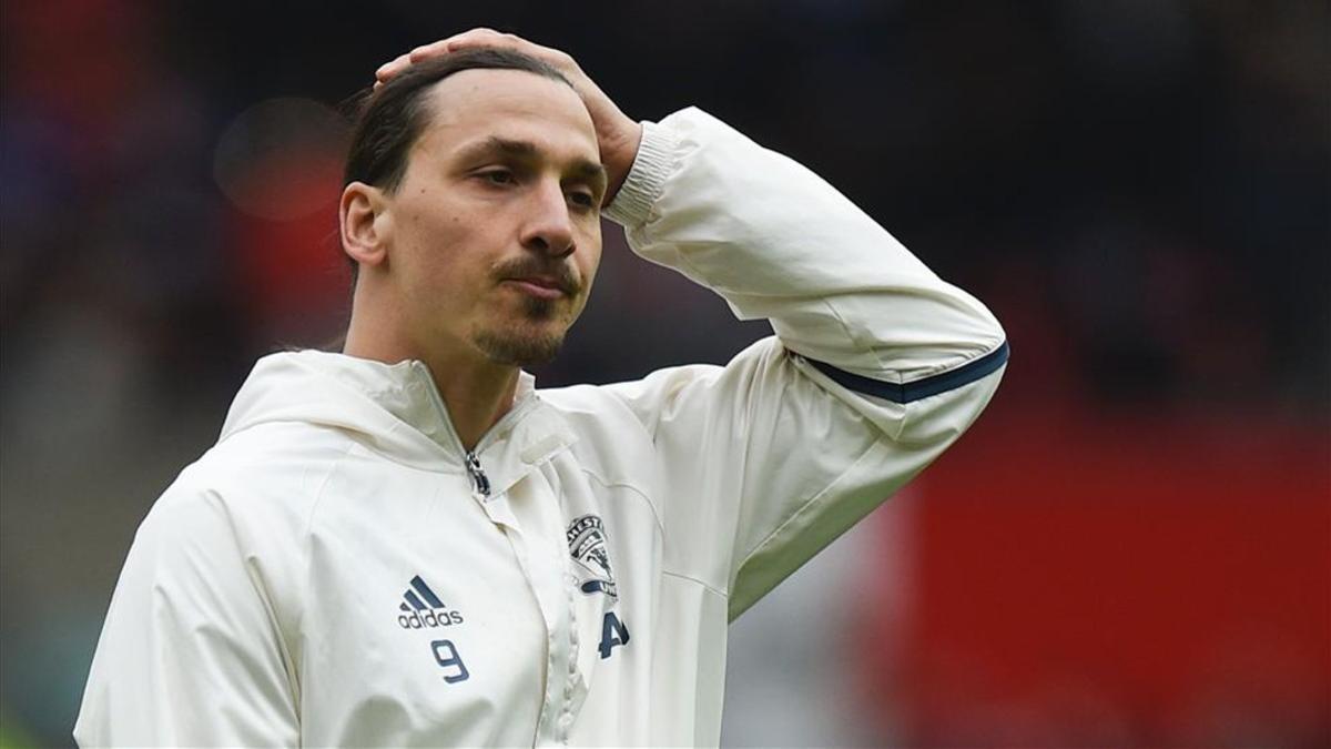 Ibrahimovic, en el calentamiento previo al partido