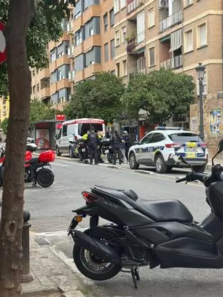 Un patinete arrolla a una mujer de 81 años en la avenida de Burjassot en València y la envía al hospital