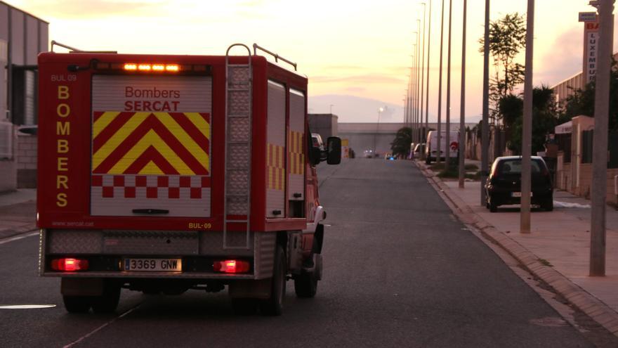 Extingit l’incendi a la sofrera de Constantí