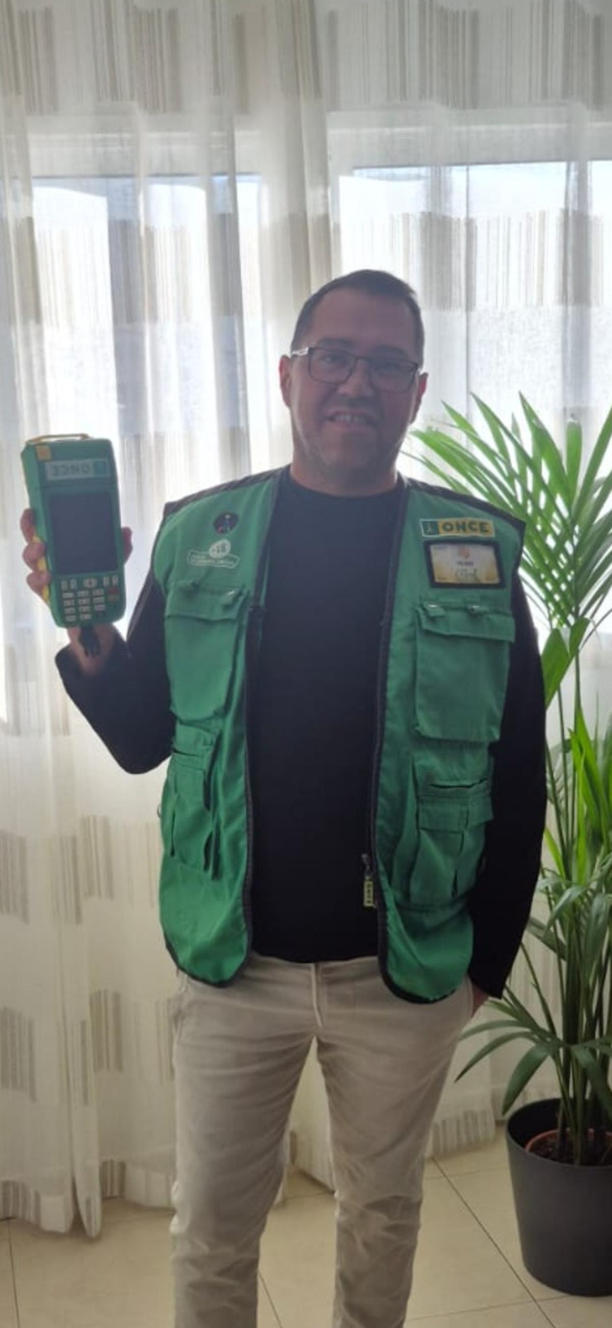 Iván Hernández Bethencourt, el vendedor de la ONCE que ha repartido 70.000 euros