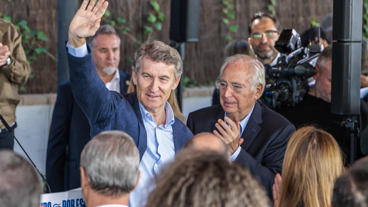 Feijóo pone el foco en la corrupción del PSOE y sortea la agenda de Vox para proteger la negociación en Valencia