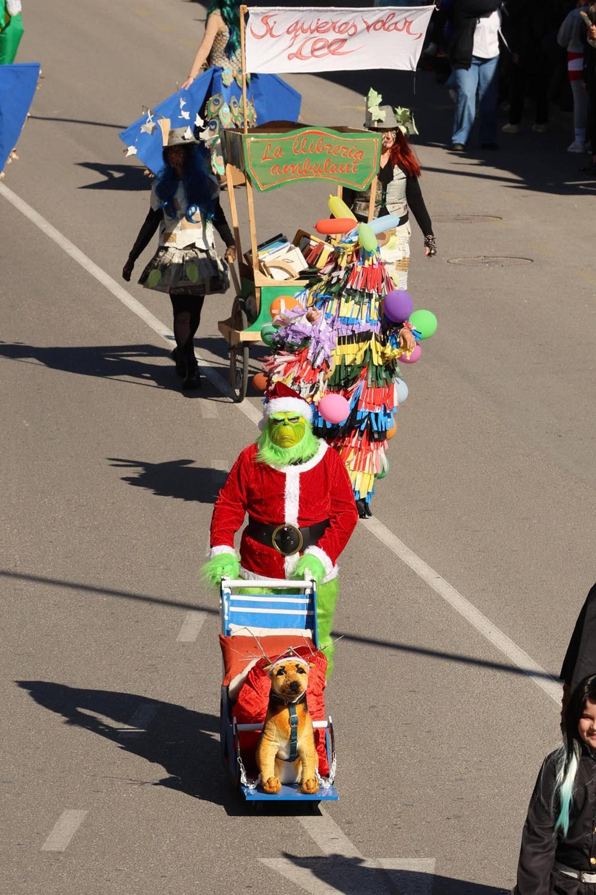 Mira aquí todas las imágenes de la rúa de Carnaval de Ibiza Mira aquí todas las imágenes de la rúa de Carnaval de Ibiza