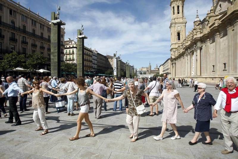 Fotogalería de la cadena humana  organizada por AFEDAZ