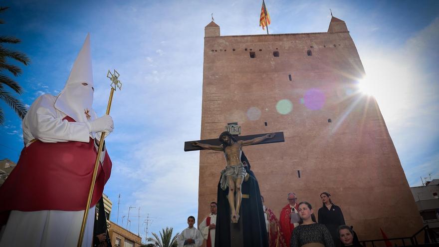 Emocionante Encuentro Doloroso de Nuestra Señora de los Dolores con Jesús Nazareno en Torrent