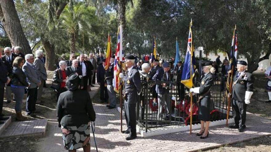 Torrevieja celebra el «Poppy Day»