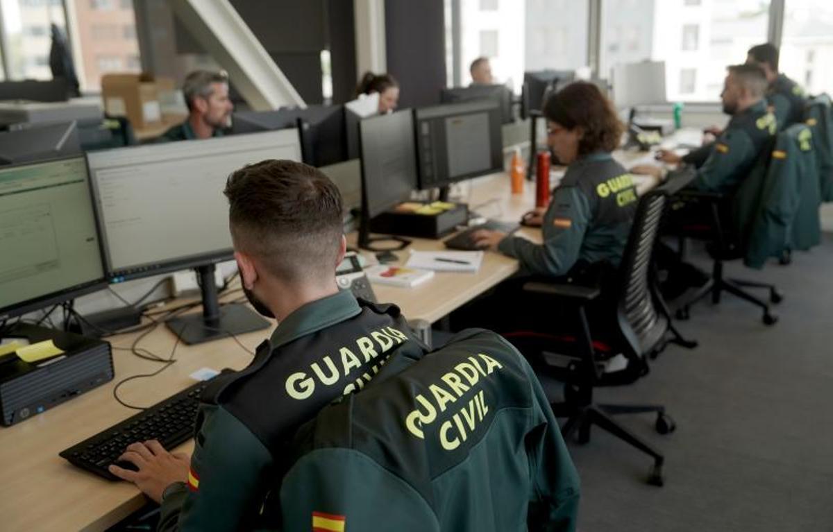 Los agentes de la CiberComandancia, muchos de ellos nativos digitales, operan en unas instalaciones del INCIBE en León.