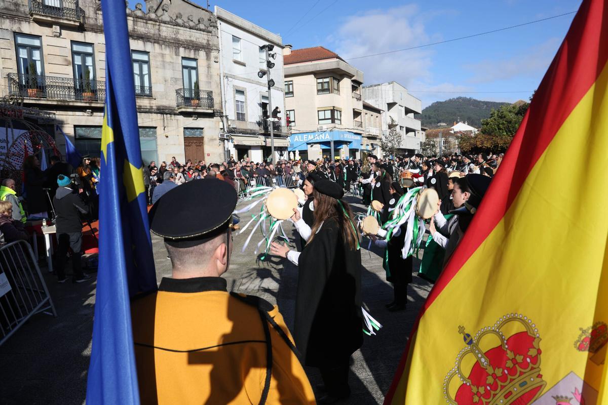 Actuaciones de rondallas y entrega de distinciones a rondalleiros mayores