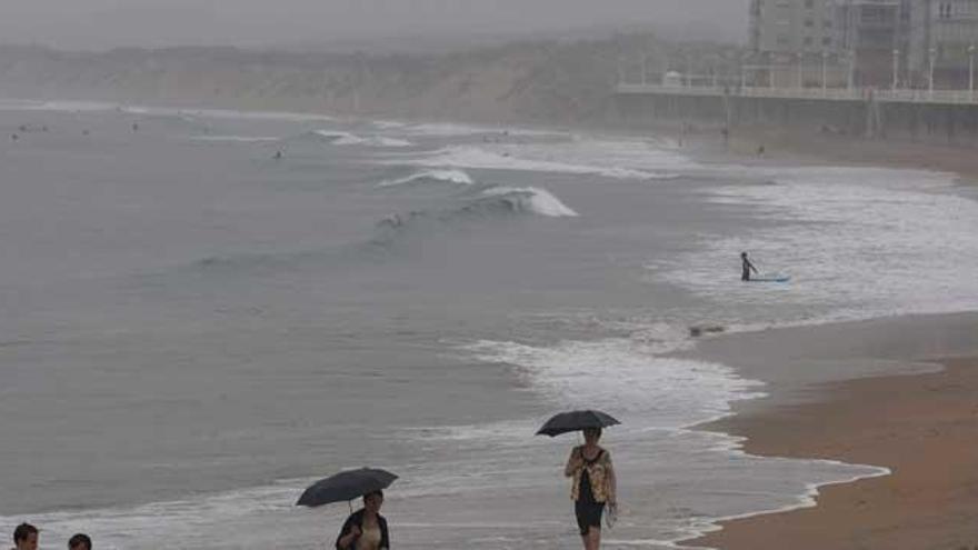 Probabilidad de chubascos acompañados de tormenta este martes