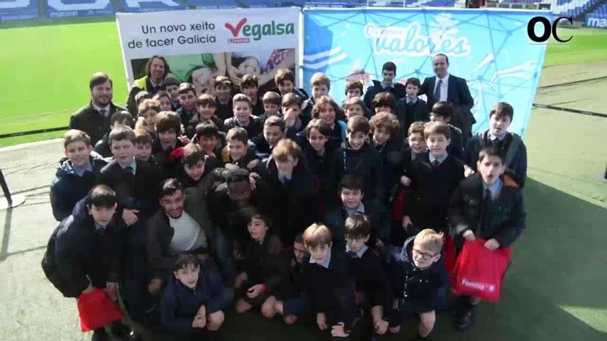 Alumnos del colegio Peñarredonda visitan Riazor