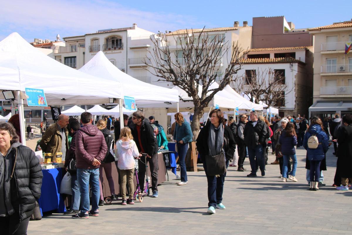 El projecte literari de l'Escala en una fotografia d'arxiu.