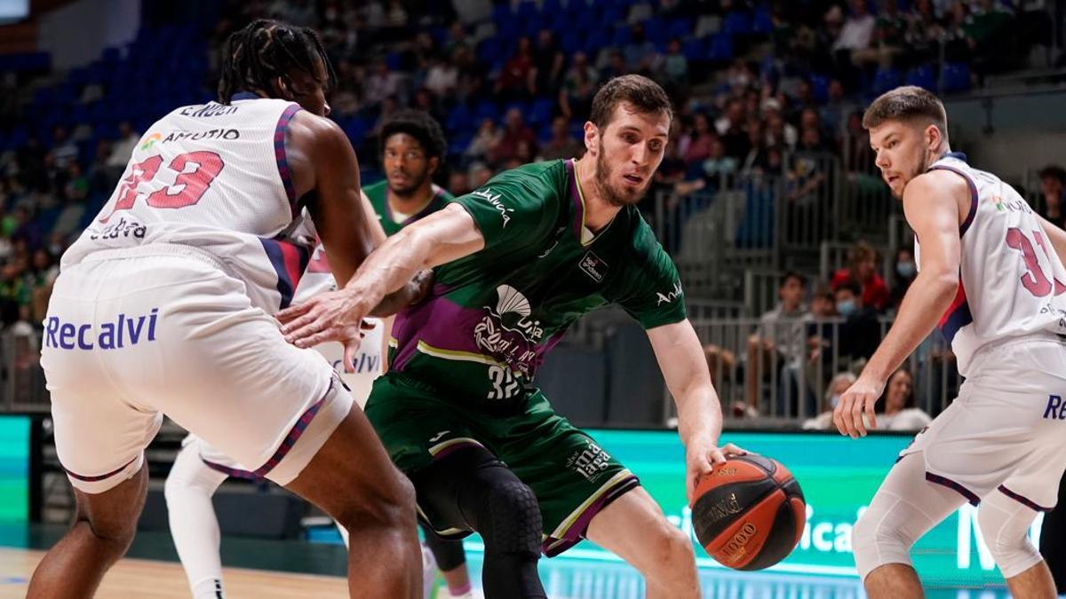 Rubén Guerrero, ya exjugador del Unicaja, continuará su carrera en el Monbus Obradoiro.