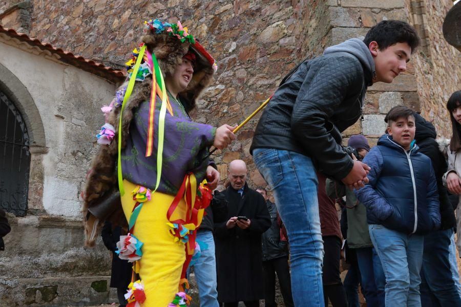 El Zangarrón sale en Montamarta por Reyes