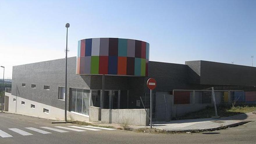 Edificio del Centro Infantil en la urbanización «Los Tejares».