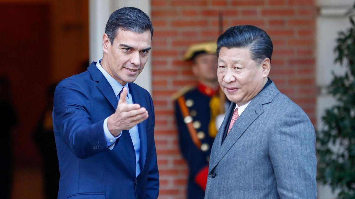 Pedro Sánchez junto a su homólogo chino, Xi Jinping.