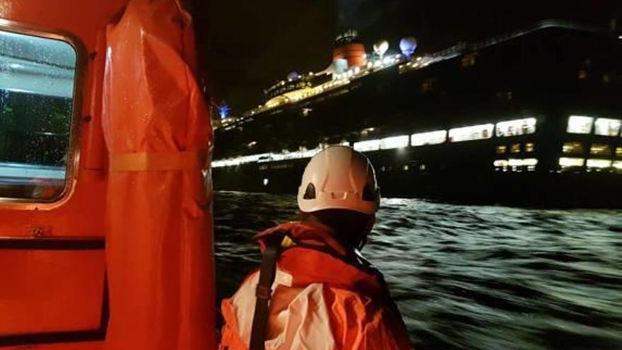 Rescatan a una pasajera de un crucero que viajaba a Valencia