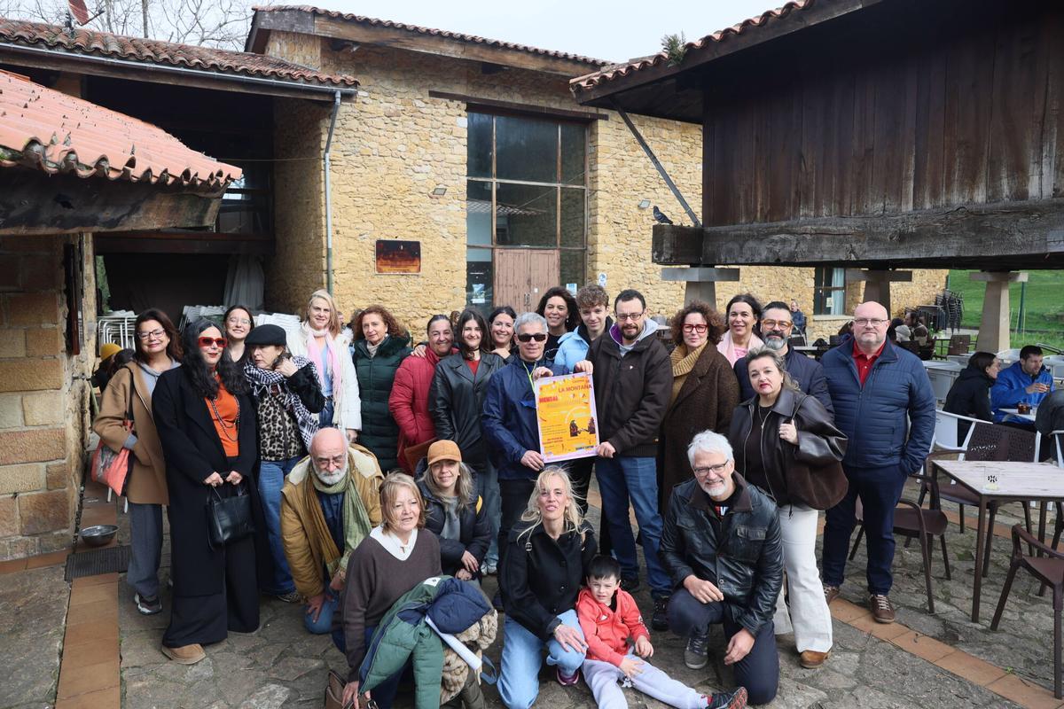 Parte de los asistentes a la espicha.