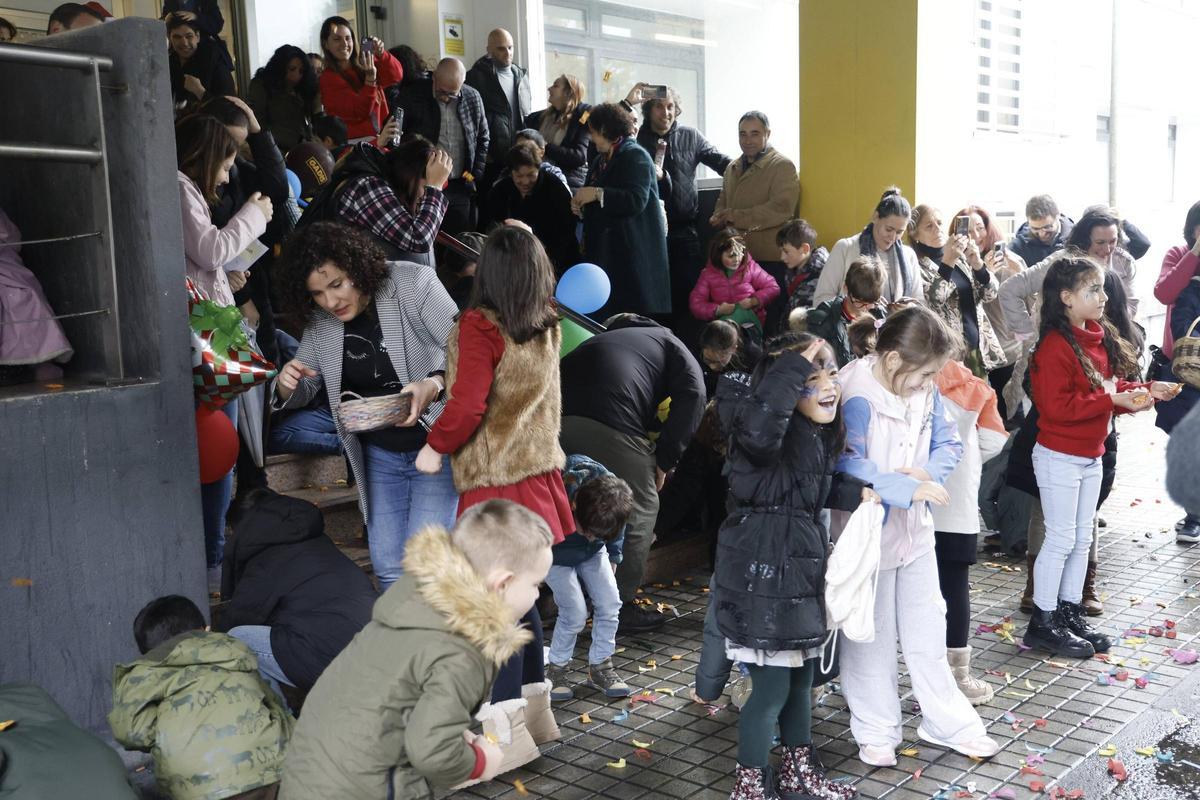 Los Reyes Magos fieles visitan a los pacientes del Hospital Provincial de Conxo Los Reyes Magos fieles visitan a los pacientes del Hospital Provincial de Conxo