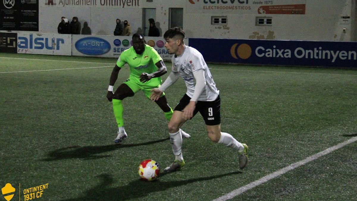 Imagen de un lance en un reciente partido del Ontinyent 1931.