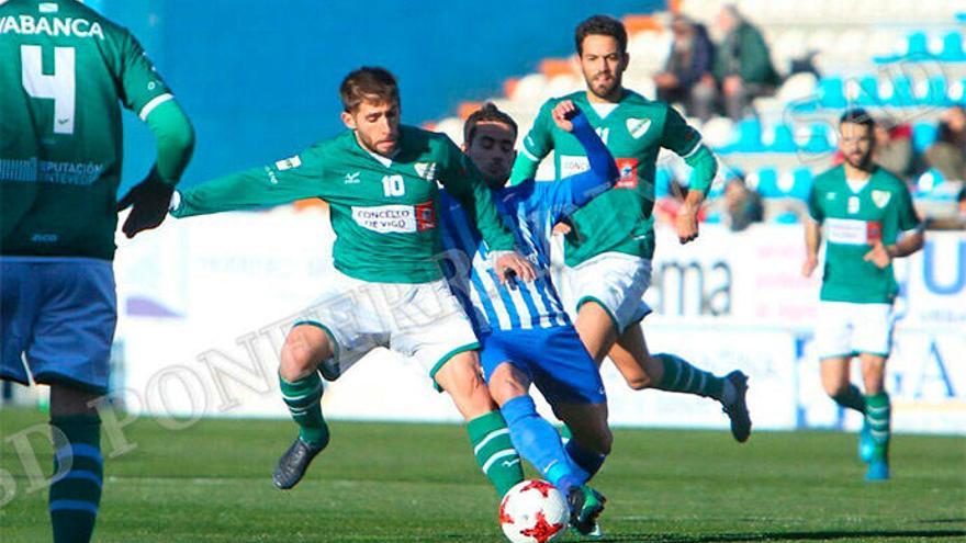 Un lance del partido entre la Ponferradina y el Coruxo. // @SDP_1922