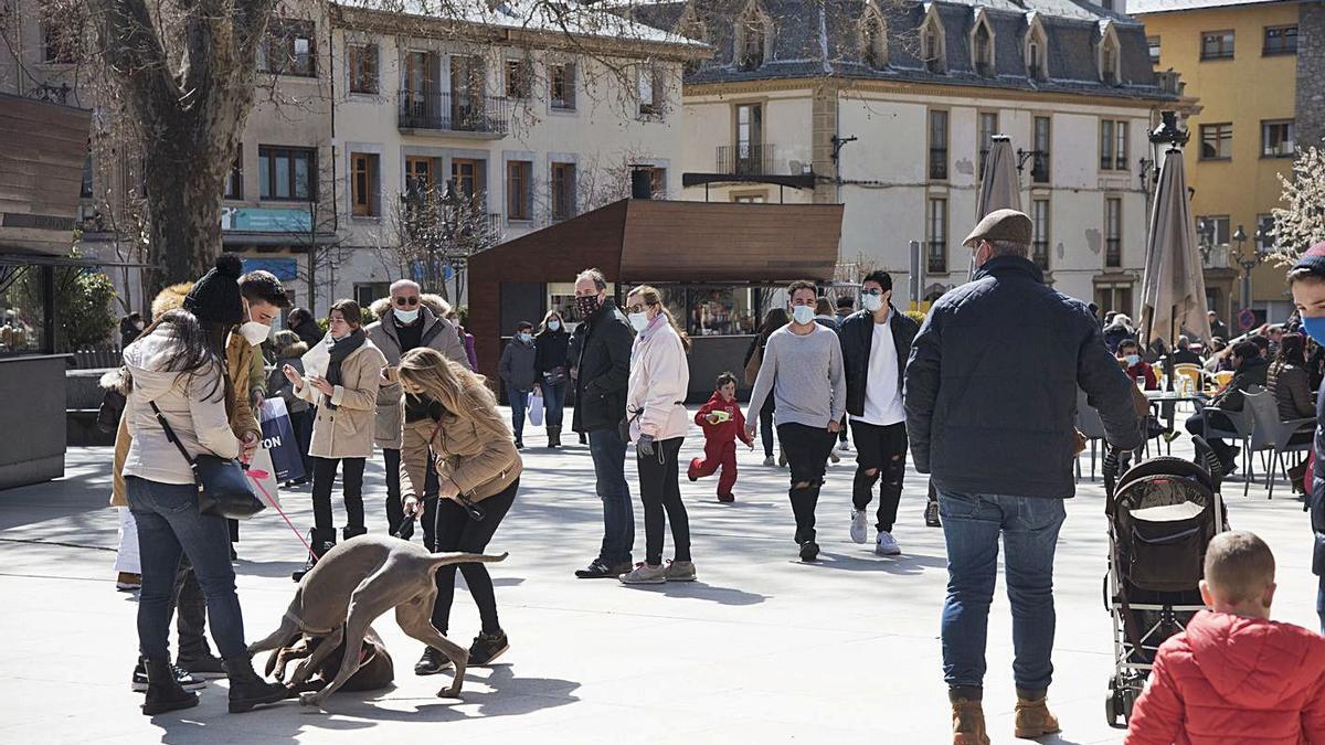 Puigcerdà, l’any passat, durant el primer cap de setmana de tancament perimetral.  | MIREIA ARSO