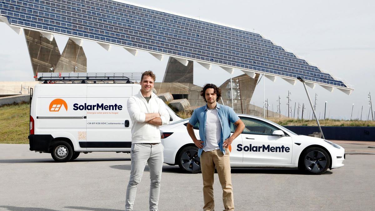 Los cofundadores de SolarMente, Wouter Draijer y Victor Gardrinier.